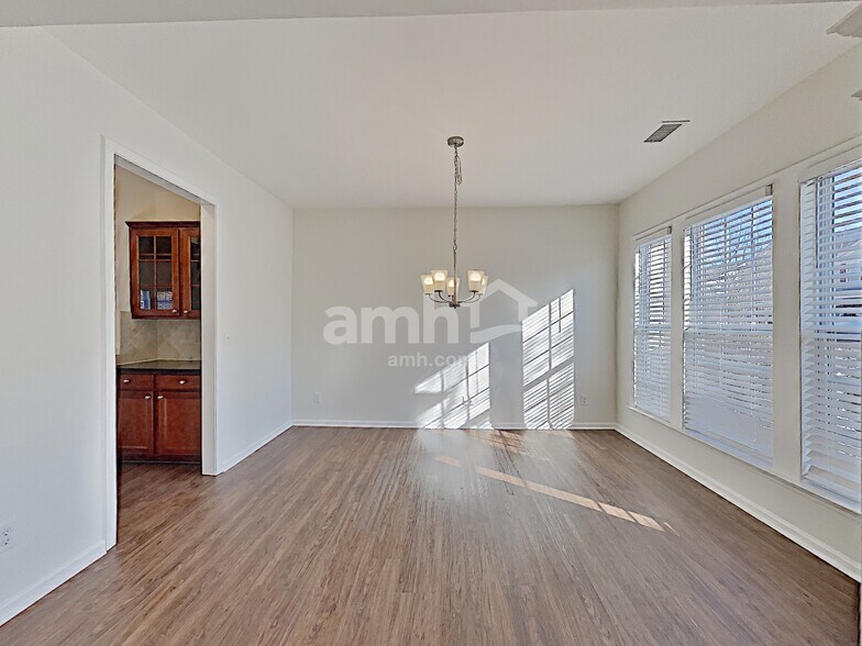 Building Photo - 316 Ridgewood Trail