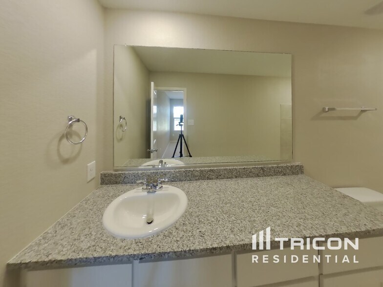 Building Photo - 1708 Clairborne Ct
