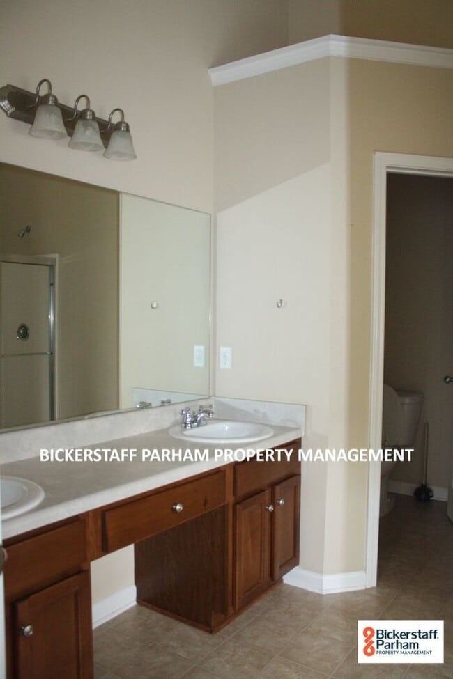 Building Photo - Welcome Home to Meadowood!