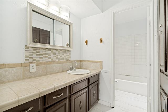Building Photo - 8805 N Normandale St