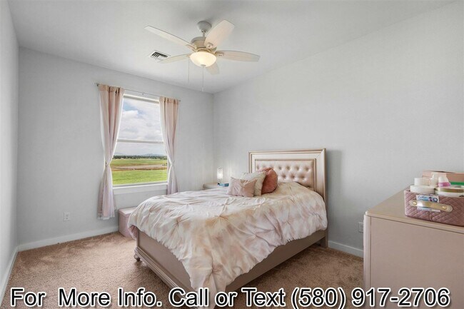 Building Photo - 6309 SW Oakmont Blvd