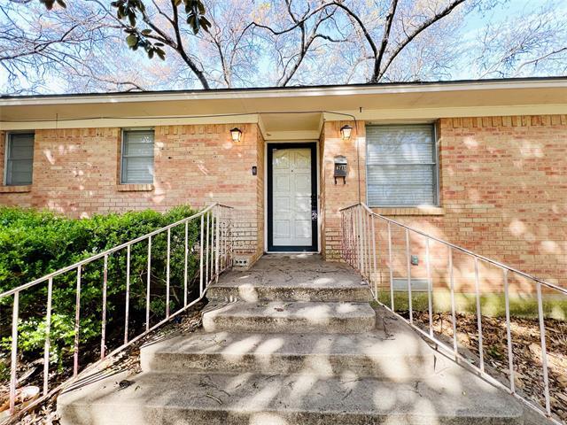 Building Photo - 8715 Labron Ave