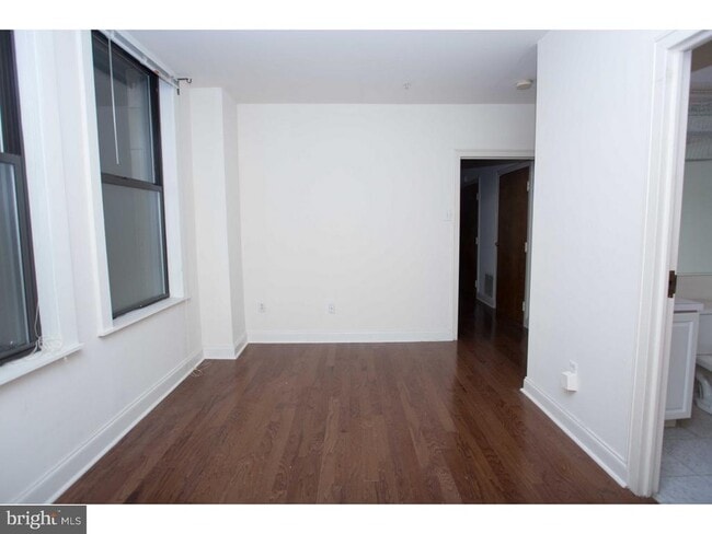 Building Photo - 1411 Walnut St