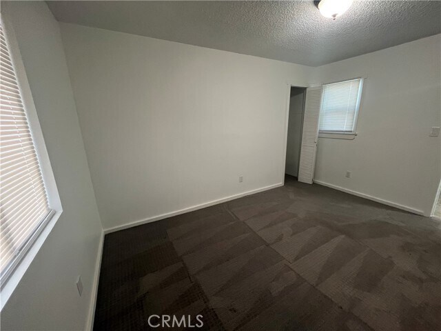 Building Photo - 10326 Plainview Ave