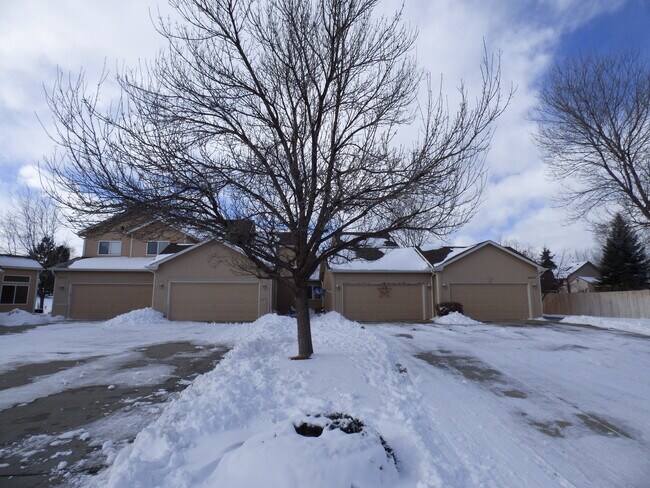 Building Photo - 2 Bedroom Townhome in Northwest Loveland