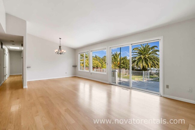 Building Photo - 986 Bel Marin Keys Blvd