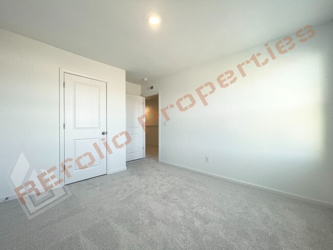 Building Photo - Rental Resort Living! Gorgeous End Unit 3 Story 4 bedroom, 3.5 bathroom Bradley Townhome With Man...