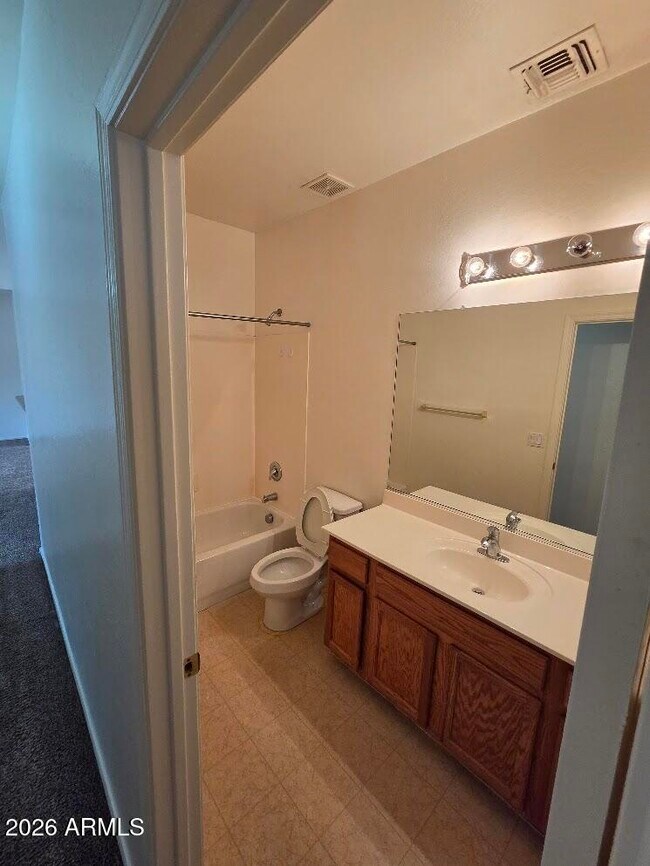 Building Photo - 12901 W Glenrosa Dr