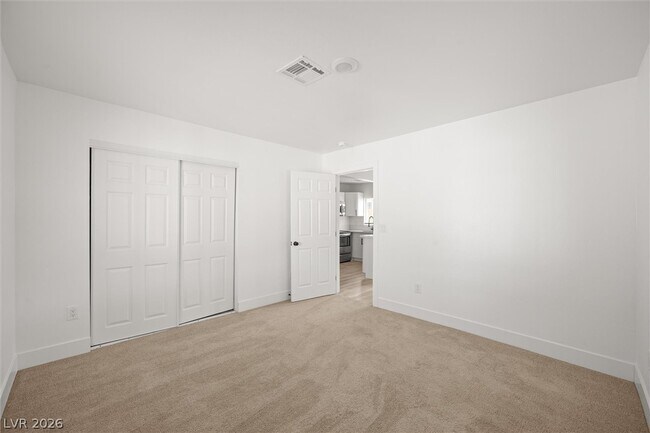 Building Photo - 623 N 10th St