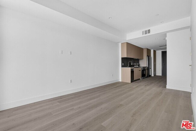 Building Photo - 1808 Lincoln Blvd