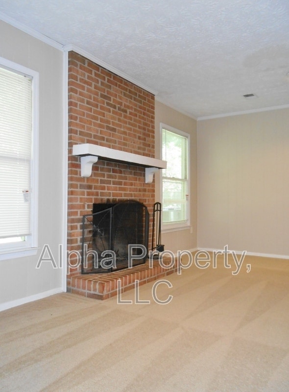 Building Photo - 20 Clearfield Rd