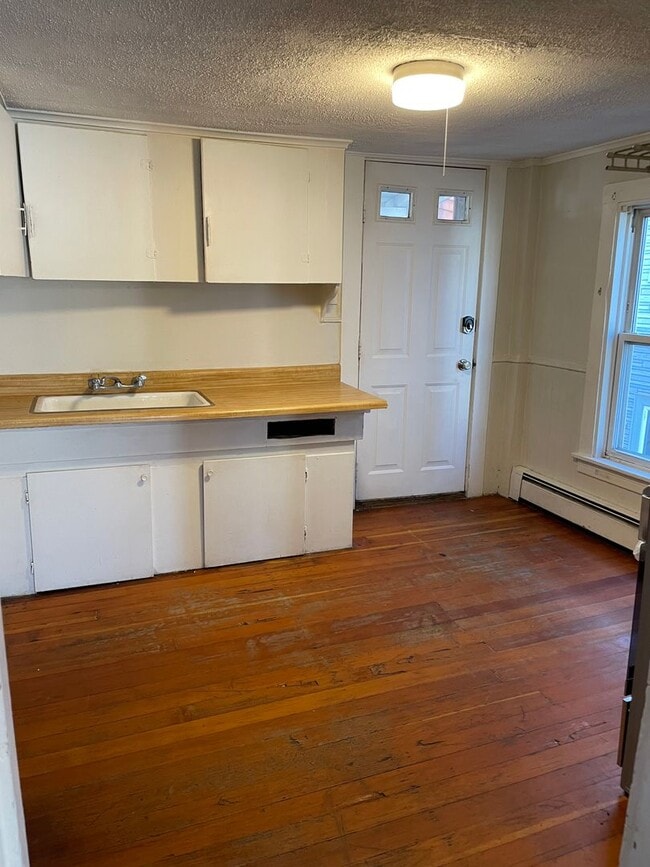 Building Photo - 1BR/1BA Available Now!!
