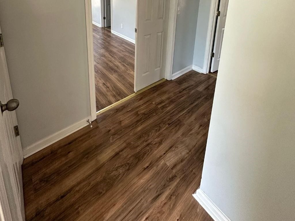 Building Photo - 1261 Lakeview Rd