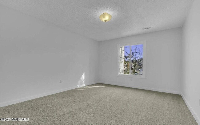 Building Photo - 24 Northrup Dr