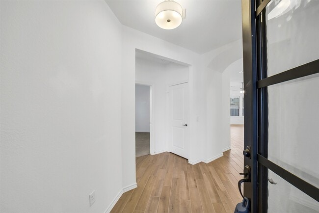 Building Photo - 1309 Tan Gable Ln