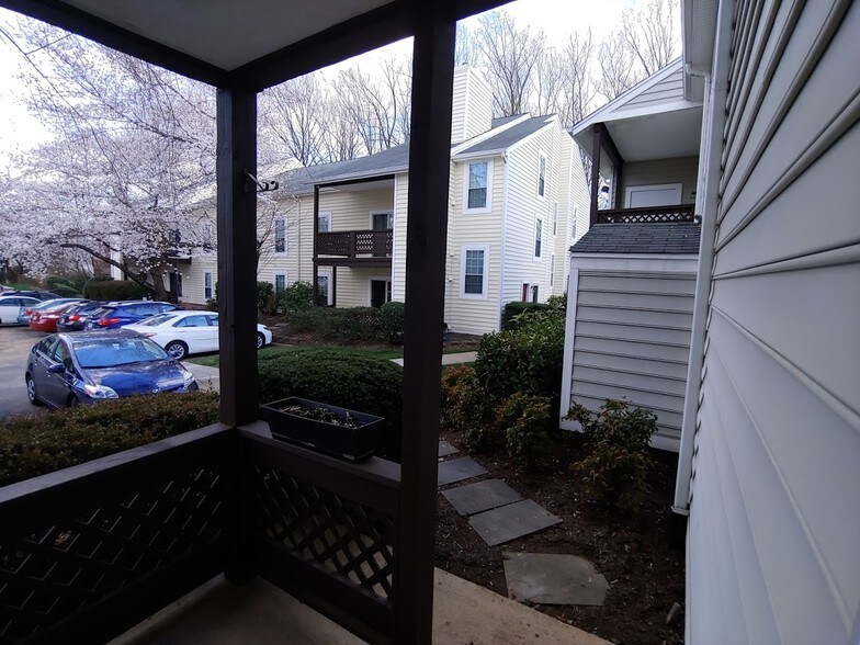 Building Photo - 10129 Oakton Terrace Rd