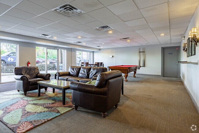 Clubhouse - 310 Oak