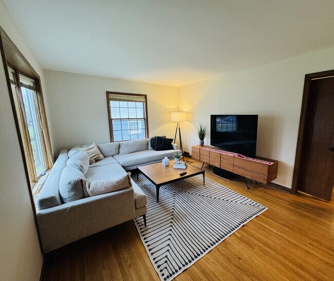 Building Photo - 6012 Logan Ave S