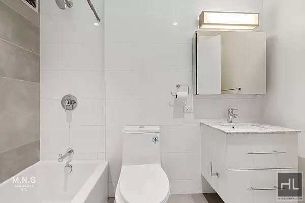 Building Photo - EAST 44 STREET