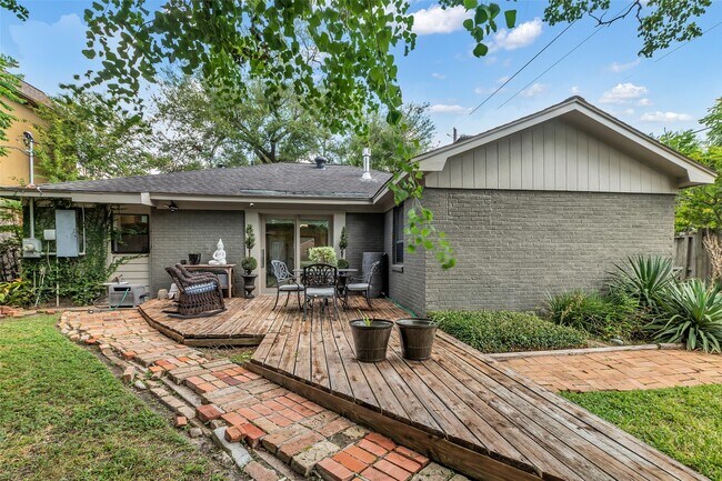 Building Photo - 801 N 3rd St