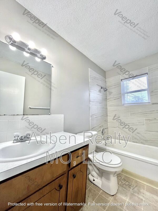 Building Photo - 7211 Montana Ave