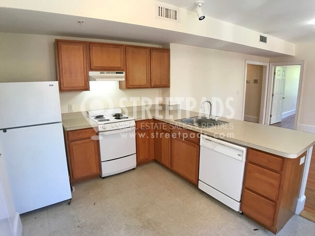 Layout 03 - 881 Massachusetts Ave
