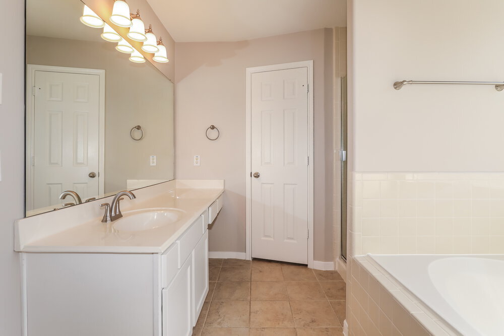 Building Photo - 22207 Summer Breeze Ln