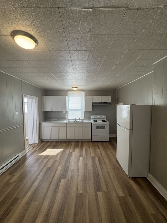 Building Photo - 6 Laurel Hill Ln