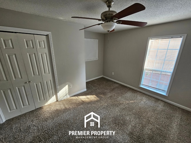 Building Photo - 3006 New London