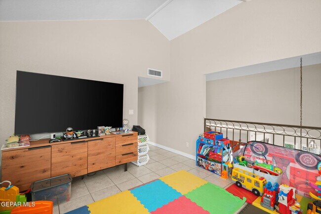 Building Photo - 6052 Bandolero Dr