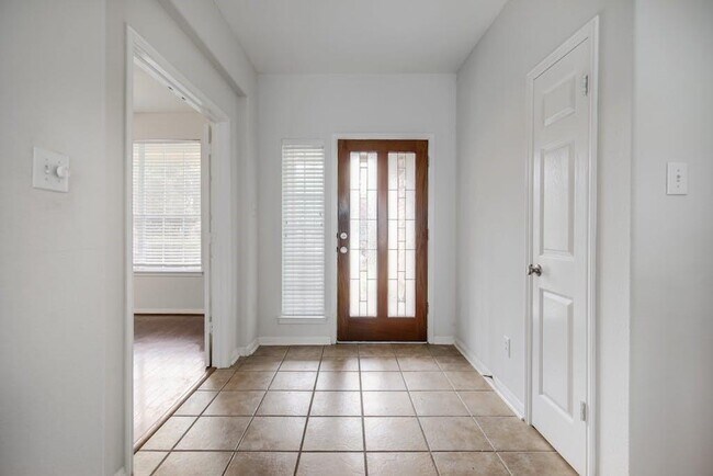 Building Photo - 1612 Sunterro Dr