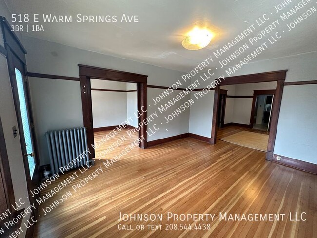 Building Photo - One of a Kind North End Boise Apartment! 7...