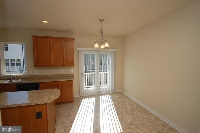Building Photo - 43975 Eastgate View Drive