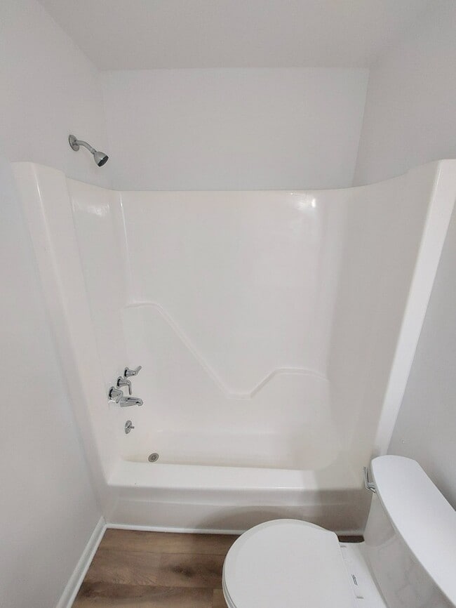 Building Photo - 804 Biltmore Dr