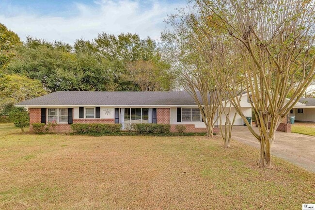 Building Photo - 1110 Hilton St