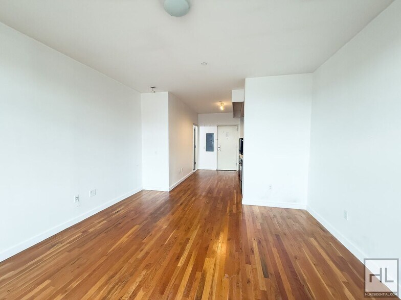 Building Photo - NO FEE / Spacious Sunlit Bushwick Studio / Balcony