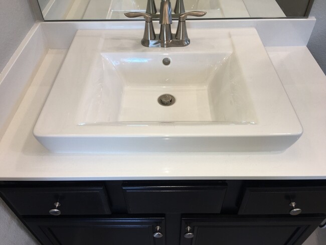 Building Photo - NW Reno Luxury End Unit Townhouse - On the...