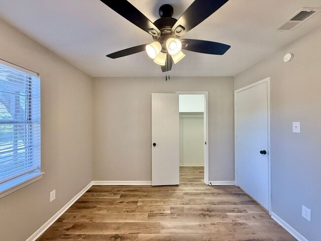 Building Photo - Tour Today!  Newly Renovated 2-Bedroom, 1-Bath Duplex!