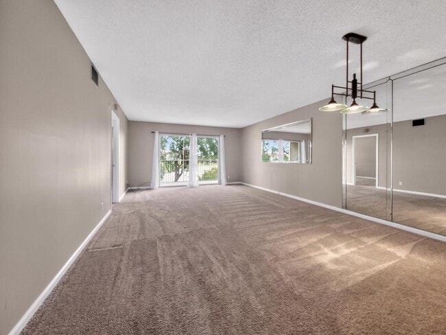 Building Photo - 13055 SW 15th Ct