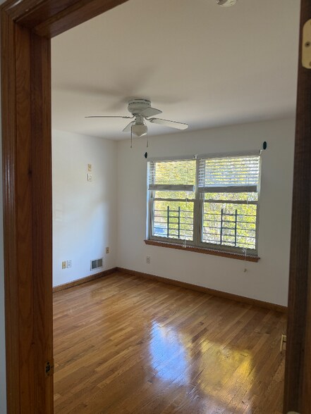 Building Photo - 147 Liberty Ave