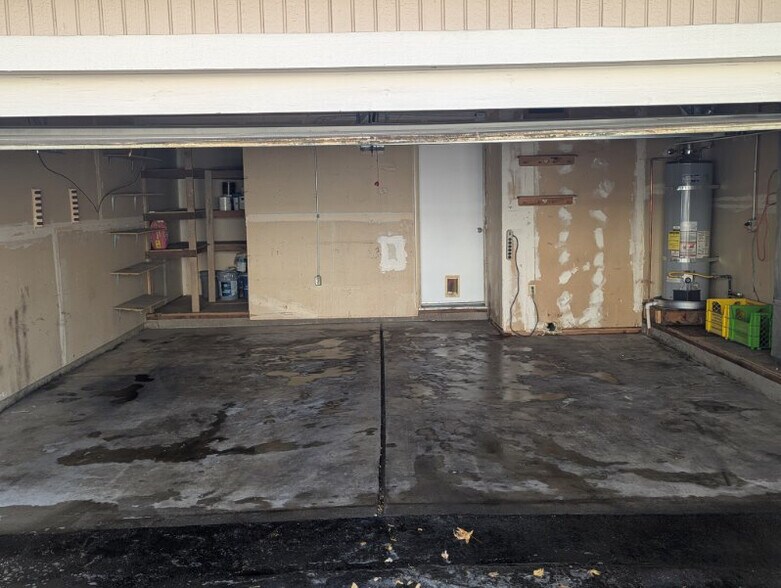 Building Photo - 1530 Chester Square