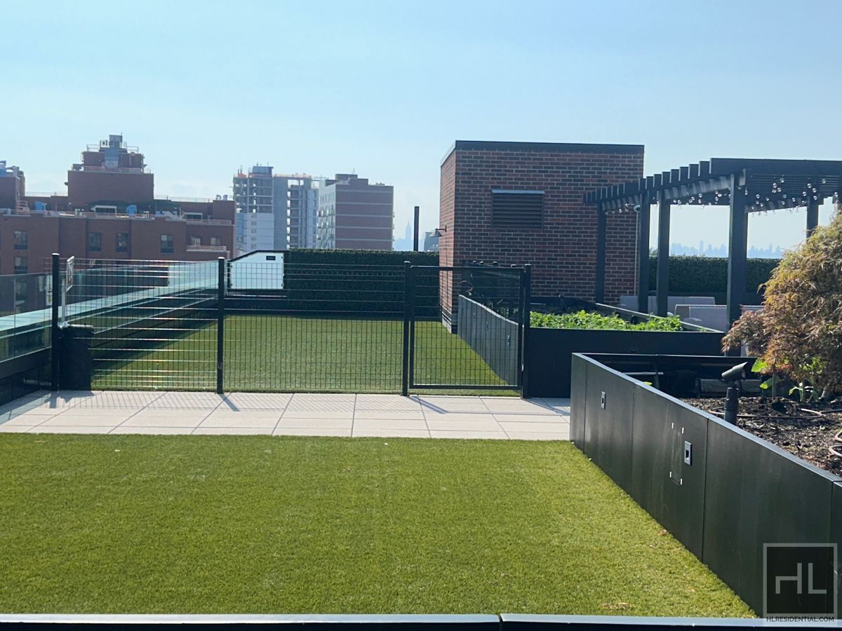 Building Photo - NORTHERN BOULEVARD