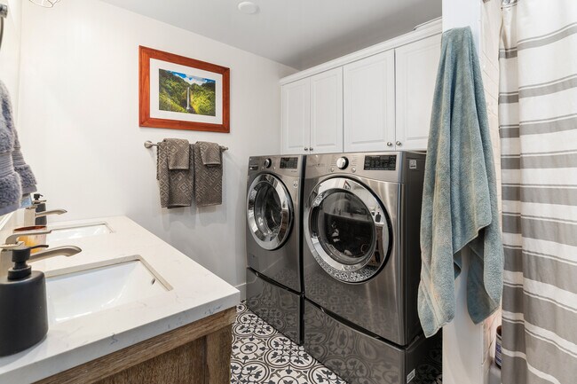 Building Photo - 246 Copper Ave