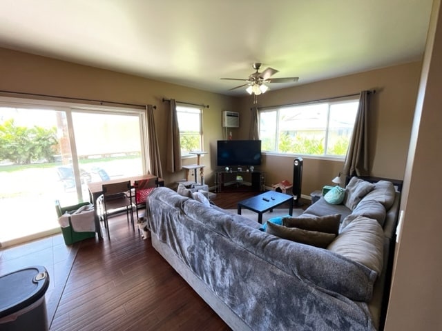 Livingroom - 76-6339 Kupuna St