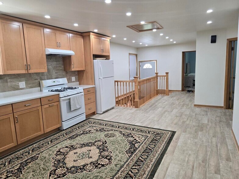 Building Photo - 5151 N Meade Ave