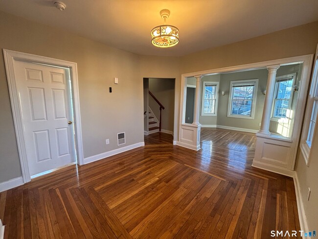Building Photo - 19 Darina Pl