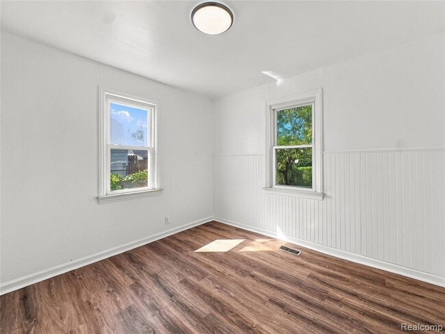 Building Photo - 2223 E Bergin Ave