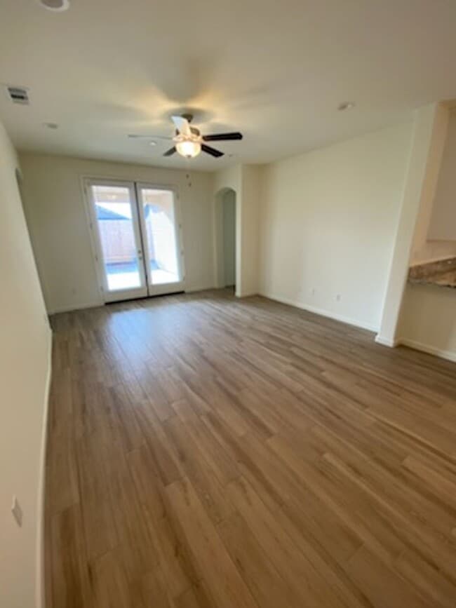 Building Photo - Beautiful Brand New Home in the gated Arbor Gates Subdivision with solar