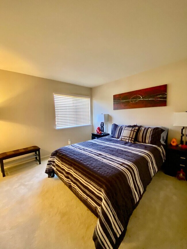 Building Photo - Fully Furnished Single-Family Home in San ...