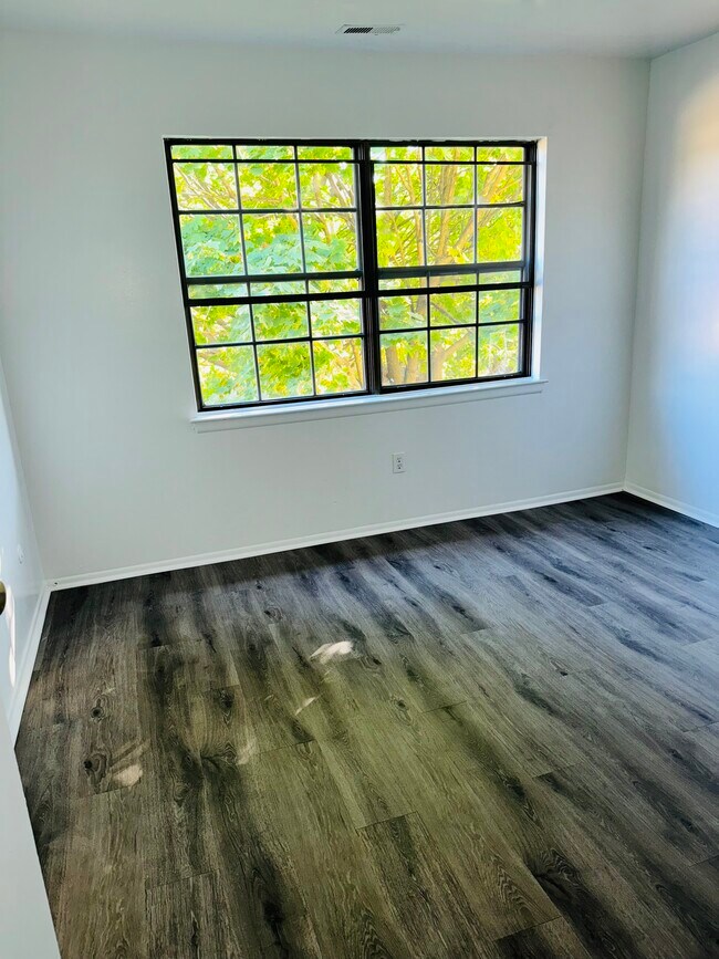 Bedroom - 127 Willow Turn